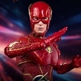 The Flash Deluxe Version The Flash Dynamic 8ction Heroes 1/9 Action Figure by Beast Kingdom Toys